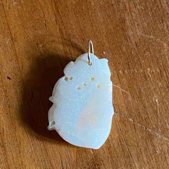 Carved opal pendant - Picture 3 of 5